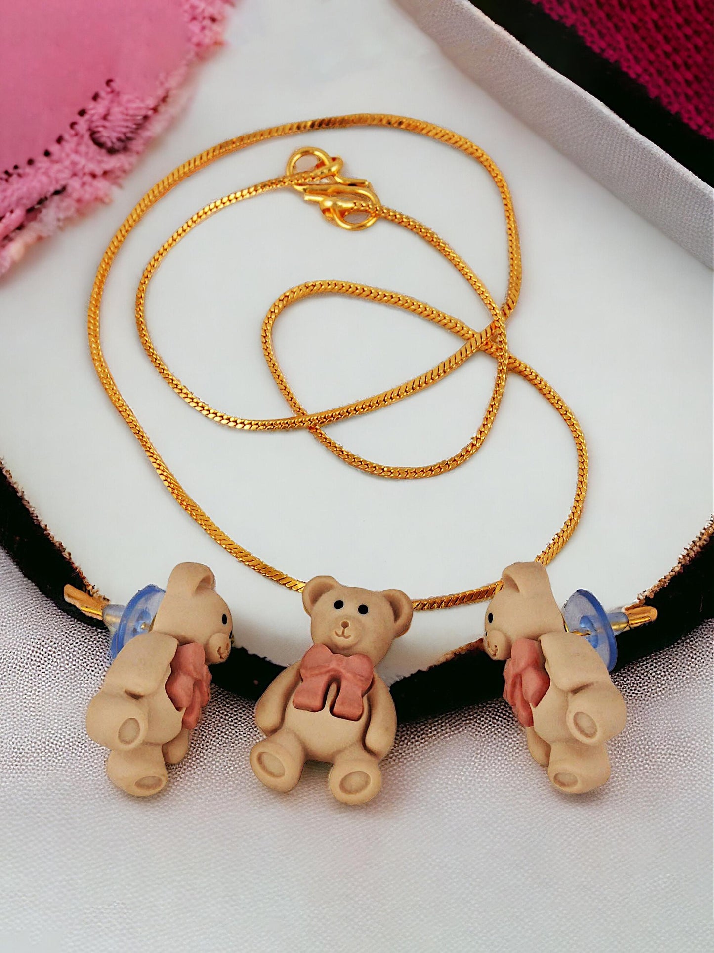 Trendy Teddy Bear Pendant Chain With Earrings