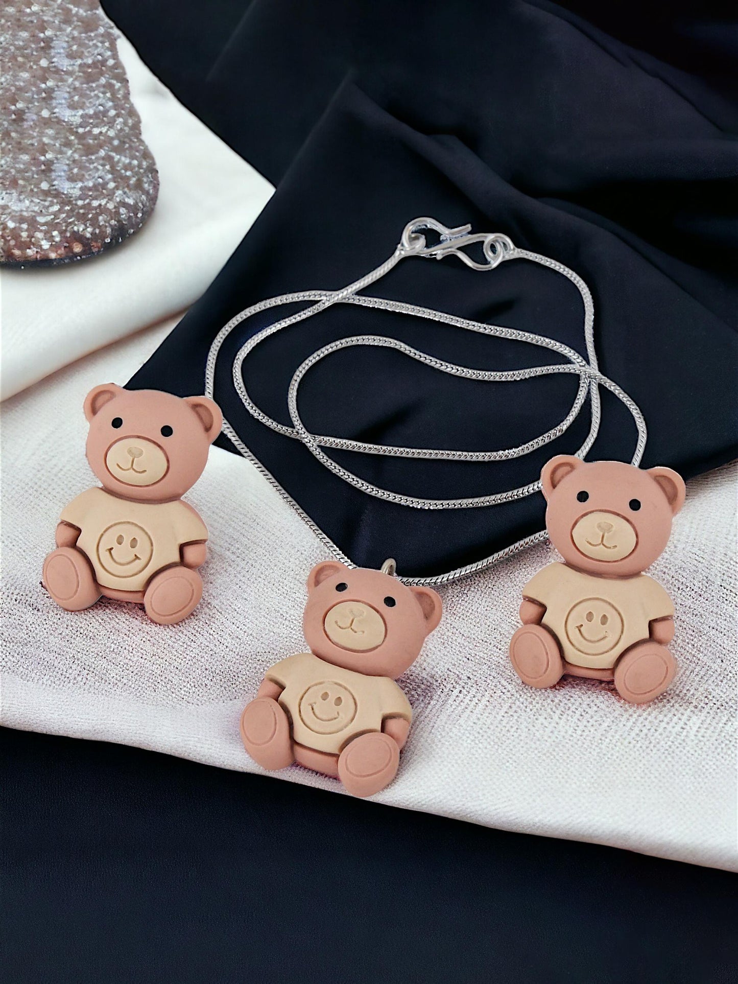 Trendy Teddy Bear Pendant Chain With Earrings