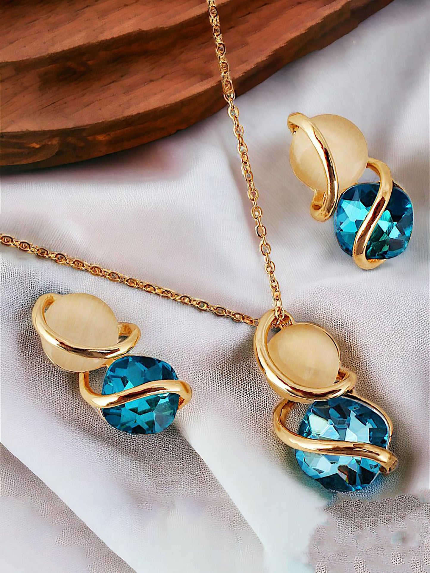 Trendy Gold Plated Stone Pendant Chain With Earrings