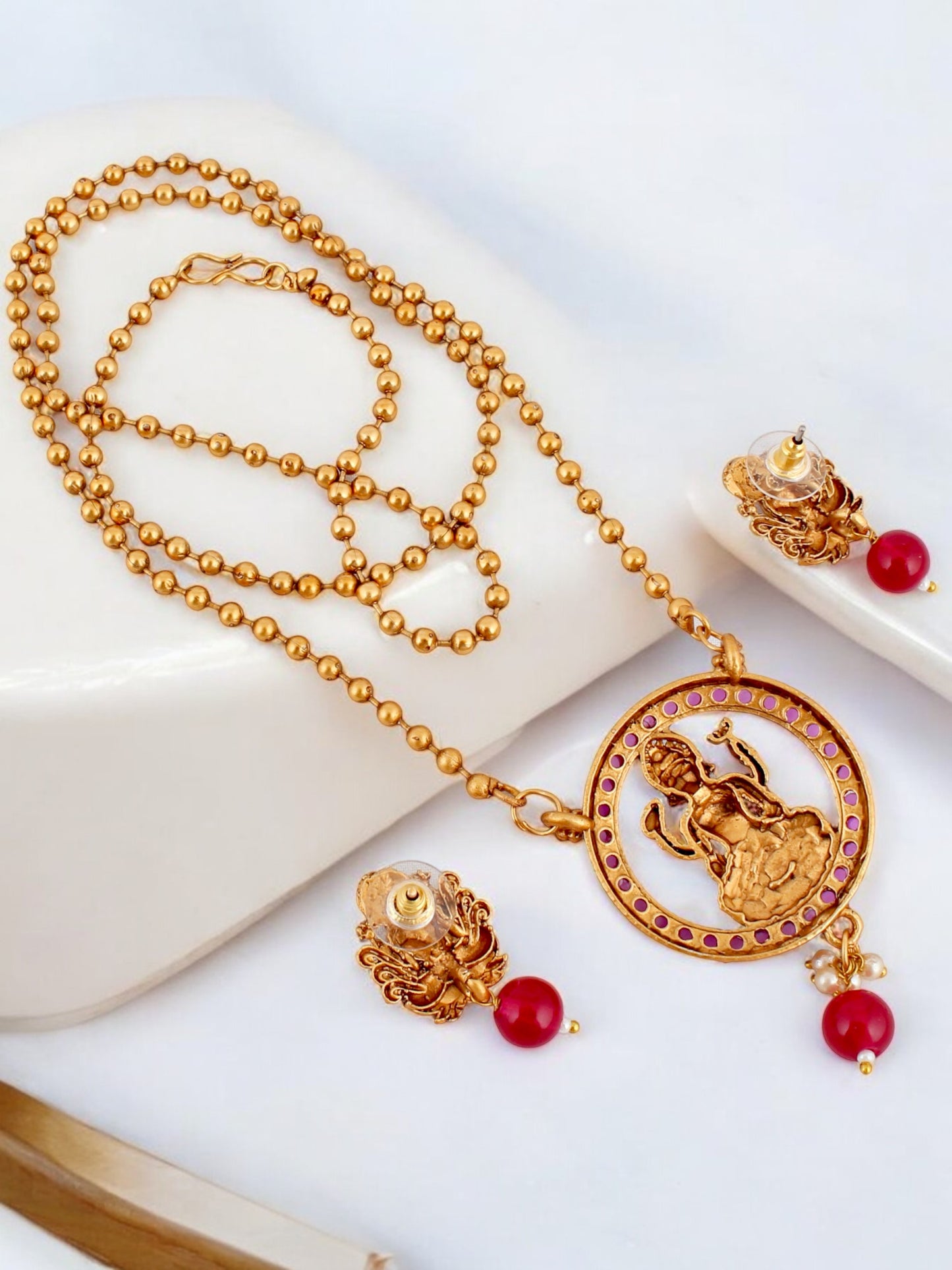 Trendy Gold Plated Goddess Laxmi Temple Jewelry Necklace with Earrings Pendant Earring Set