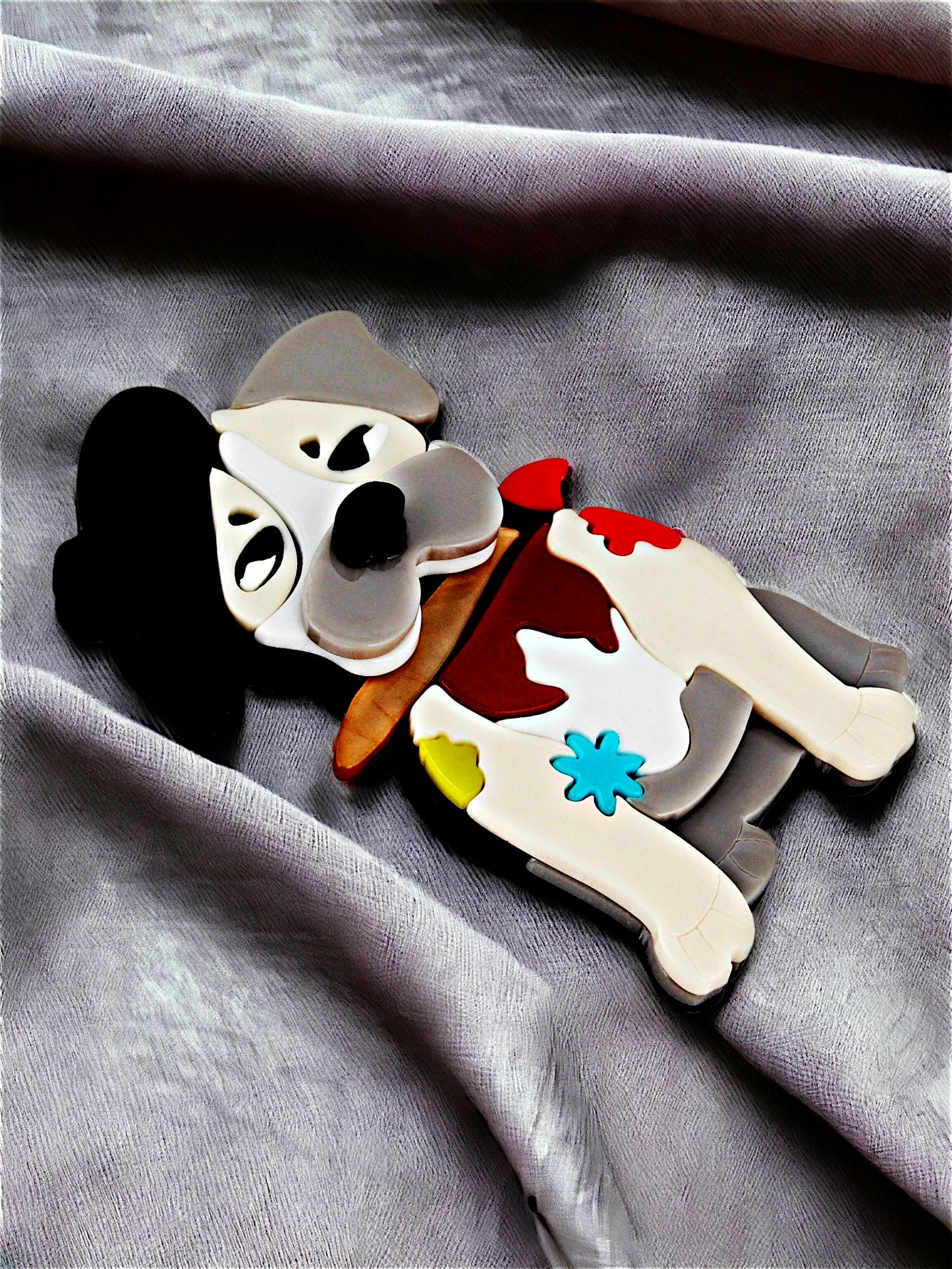 Designer Cute Cartoon Dog Plastic Brooch/Lapel Pin For Unisex